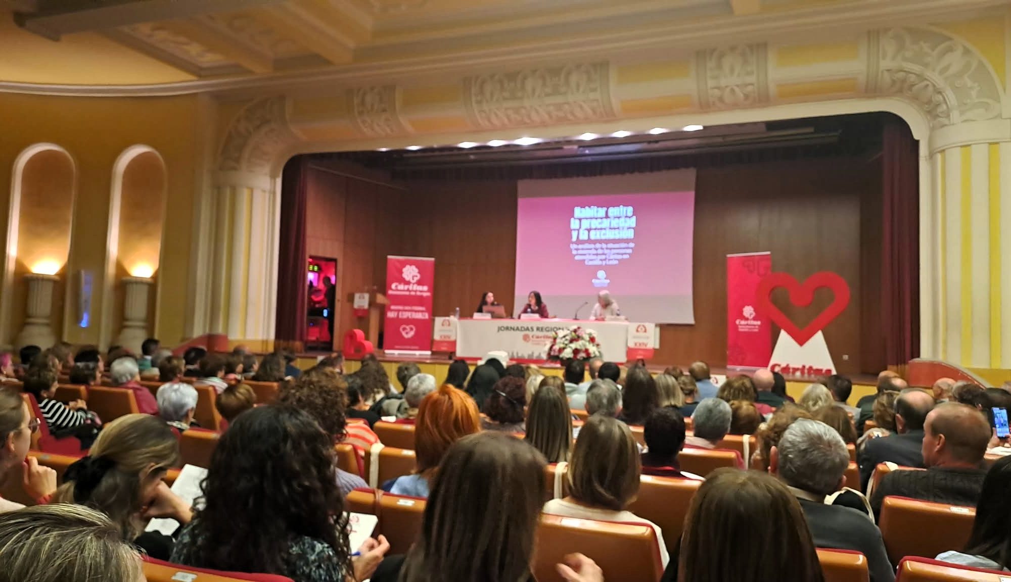 ZIES presenta estudio vivienda para Cáritas Castilla y León
